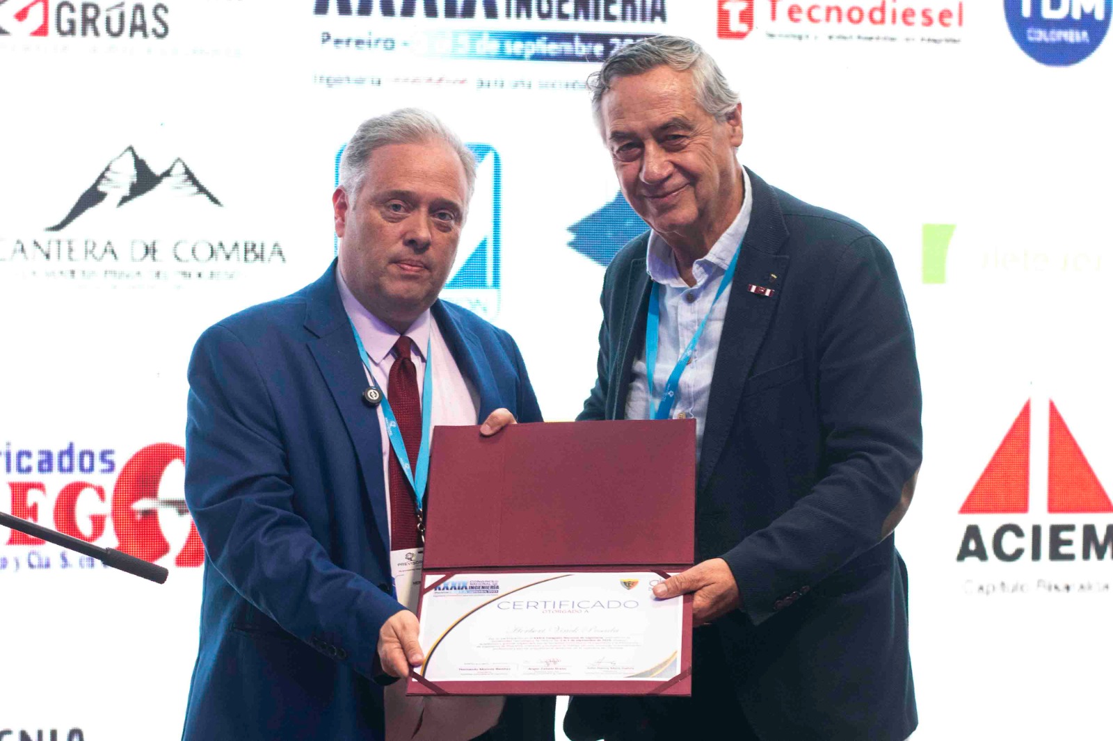 La Cuántica al Servicio del País: Presentación de Avances en el XXXIX Congreso Nacional de Ingeniería