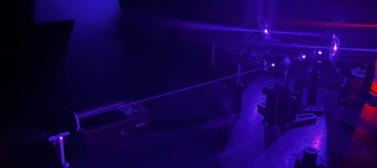 Un salto cuántico para Colombia: la Universidad Nacional inaugura laboratorio con un láser de zafiro y titanio, único en el país